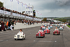 Austin J40 (1950) – Vollgas beim Setterington Cup, das Tretauto-Nachwuchsrennen in Goodwood – Goodwood Revival 2025