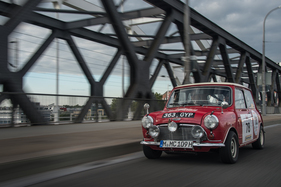 Austin MIni Cooper S (1965) - am vierten Tag der Creme21 2015 auf der Etappe Mannheim-Nürnberg