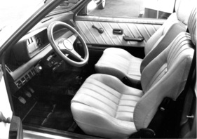 Austin Metro Vanden Plas - Luxuriös ausgestattete Variante mit Leder undHolzfournier - am Genfer Automobilsalon 1984