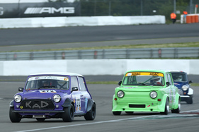 Austin Mini (1972) bei der Historic Trophy Nürburgring 2016 - Kampf der Zwerge