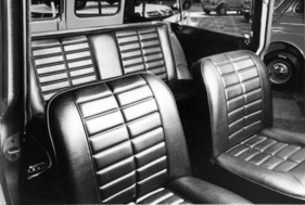 Austin Mini Clubman (1970) - schmuckes Interieur des "Estate" mit Kunstledersitzen - Genfer Autosalon 1970
