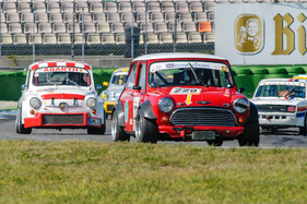 Austin Mini Cooper (1969) - Kampf der Zwerge