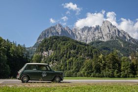 Austin Mini Cooper Mark I (1966) - an der Saalbach Classic 2015 Austin Mini Cooper Mark I (1966) - an der Saalbach Classic 2015