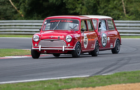 Austin Mini Cooper S (1961) - Pre66 Minis - Brands Hatch Masters Historic Festival 2020