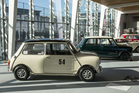 Austin Mini Cooper S (1963) - frühe Version des schnellen Minis - Rétromobile Paris 2019
