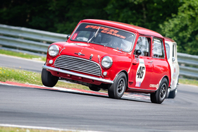 Austin Mini Cooper S (1964) - Feld "Tourenwagen bis 1965" - Masters Historic Festival Brands Hatch 2023