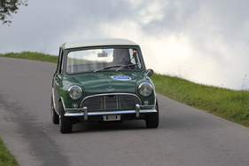 Austin Mini Cooper S (1965) am Michaelskreuzrennen 2011 (Startnummer 296) (1965)