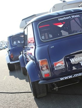 Bild Austin Mini Cooper S (1969) - am Kampf der Zwerge beim Preis der Stadt Magdeburg Oschersleben 2018