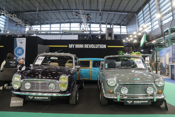 Austin Mini Cooper S Mk2 Radford Hatchback (1970) - ein "Rock Star" - Rétromobile Paris 2024