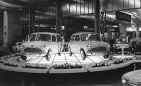 Austin Mini - Der Mini und der Clubman nebeneinander am Genfer Salon 1961