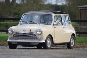 Austin Mini Mk I De Luxe (1966) - als Lot 269 an der Artcurial Versteigerung "Sur les Champs" 2019