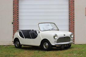 Austin Mini Strandwagen (1967) - als Lot 201 angeboten an der Artcurial Le Mans Classic Versteigerung am 5. Juli 2014