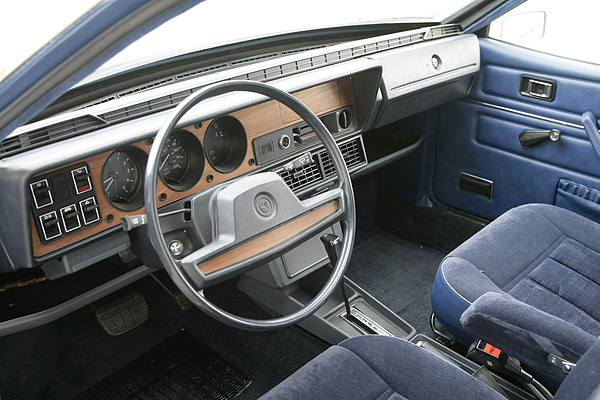 Austin Princess (1977) - vollständig ausgestattetes Interieur mit Holzeinlagen