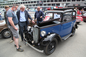 Austin Seven Pearl (1935) technische Diskussionen auf dem Privatfahrzeugmarkt zwischen den Hallen – Swiss Classic World Luzern 2022