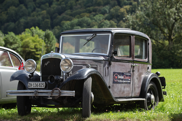Austin Ten aus den Dreissigerjahren - 35. British Car Meeting auf dem Flugplatz Mollis