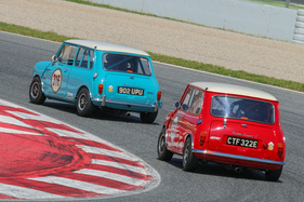 Bild Auston Mini Cooper S (1964) - NKHTGT & Masters Pre-66 Touring Cars - Spirit of Montjuïc 2017 (Catalunya Classic Revival)