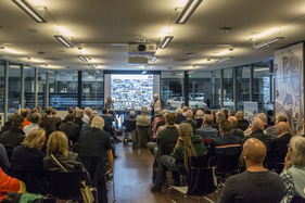 Ausverkaufte Veranstaltung in der Motorworld Stuttgart Ausverkaufte Veranstaltung in der Motorworld Stuttgart