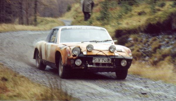 Bild Auszug aus dem Buch zeigt Haldi-Gretener, Porsche 914/6 an der RAC Rallye 1970