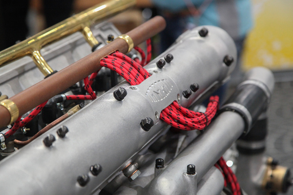 Authentische Materialien am Maserati-Achtzylinder-Reihenmotor - Swiss Classic World Luzern 2021