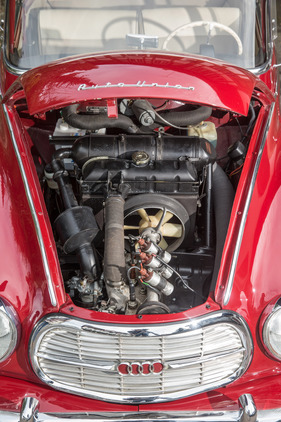 Auto Union 1000 S Coupé (1962) - Blick unter die Motorhaube