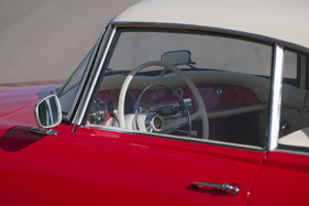 Auto Union 1000 SP (1962) - farblich auf die Aussenlackierung abgestimmtes Armaturenbrett