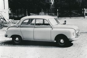 Auto Union FX 3 (1952) - Eine frühe Version des FX 3 in Zweifarbenlackierung wirkt mit dieser Frontpartie noch recht klobig