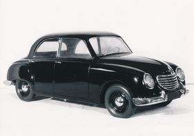 Auto Union FX 4 (1962) - Ausgestellte Kotflügel hinten, angedeutet DKW Front vorn. Jentschkes 1-zu-5-Modell des FX 4 machte dem FX 3 von Schwenk interne Konkurrenz Auto Union FX 4 (1962) - Ausgestellte Kotflügel hinten, angedeutet DKW Front vorn. Jentschkes 1-zu-5-Modell des FX 4 machte dem FX 3 von Schwenk interne Konkurrenz