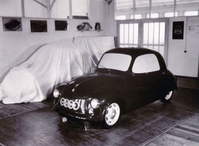 Auto Union STM 1 (1952) - Das 1-zu-1-Holzmodel des STM 1 war noch eng mit dem vierrädrigen Rollerprojekt verbunden und basierte auf den Ideen von Motorradfachmann Nikolaus Dörner