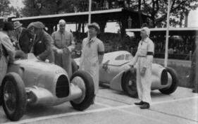 Auto Union Typ B Rekordwagen (1935) – Vor dem Start zum Vorlauf des AVUS-Rennens 1935