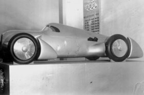 Auto Union Typ B Rekordwagen "Lucca" (1935) – Modell auf der IAA in Berlin Auto Union Typ B Rekordwagen "Lucca" (1935) – Modell auf der IAA in Berlin