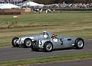 Auto Union Typ C (1936) und Mercedes-Benz W125 (1937) - Demonstrationslauf Vorkriegs-Silberpfeile am Goodwood Revival 2012