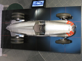 Auto Union Typ C/D Bergrennwagen (1939) - gut zu erkennen der drehmomentstarke 16-Zylinder Motor im modernen Chassis des Typs D - früher Automobilmuseum Riga, jetzt im Audi museum mobile