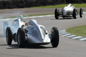 Auto Union Typ D (1938) - Demonstrationslauf Vorkriegs-Silberpfeile am Goodwood Revival 2012