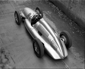 Auto Union Typ D (1939) - auf diesem Bild zeigt sich der Mittelmotor-Rennwagen von seiner besten Seite
