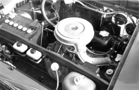 Autobianchi Primula (1965) - der quer eingebaute Motor treibt die Vorderräder an
