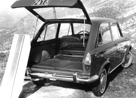 Autobianchi Primula (1965) - die Gepäckabdeckung kann entfernt werden