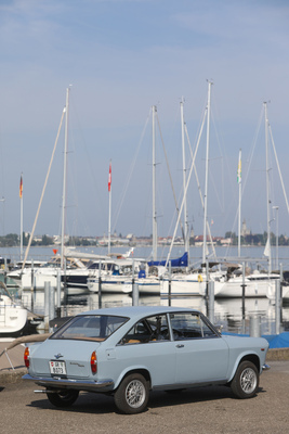 Autobianchi Primula Coupé (1966) - Schrägheck-Coupé im Jachthafen