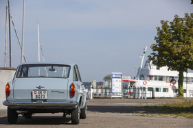 Autobianchi Primula Coupé (1966) - bereit für die Passagiere, die mit dem Schiff ankommen