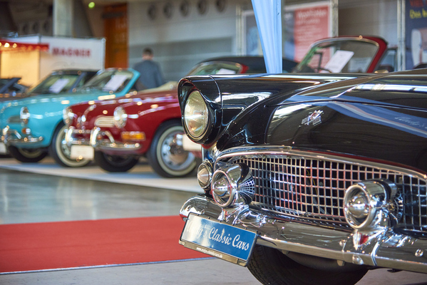 Image: Cars from the USA and Germany - Impressions of Retro Classics 2025