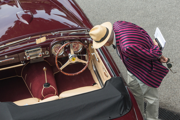 Autos sind doch immer wieder faszinierend, …