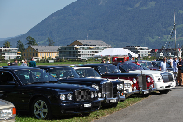 Image: Bentley and Rolls-Royce cars in peaceful coexistence - British Car Meeting BCM in Mollis 2019