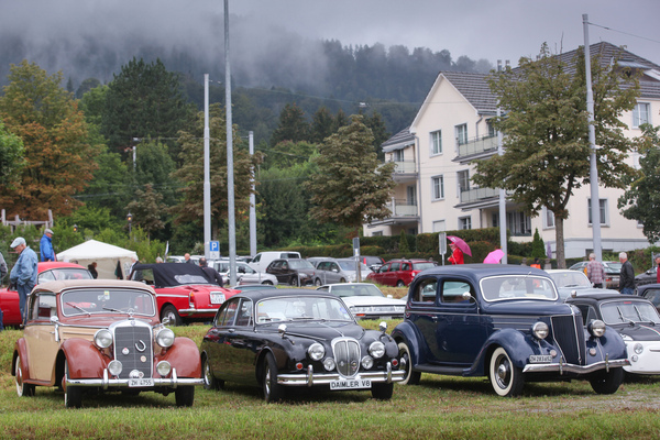 Autos von fünf Autonationen friedlich vereint - Albisgütli Classics - Cars & Bikes August 2021