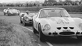 Bild: Autosport 3 Hours 1963: Im letzten Rennen unter John Coombs sicherte sich Jack Spears den zweiten Platz in der GT-Klasse, nur Mike Parkes lag vor ihm