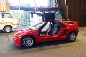 Autozam AZ1 (1994) – mit Flügeltüren – Sonderausstellung "Big in Japan" in der Autoworld Brüssel