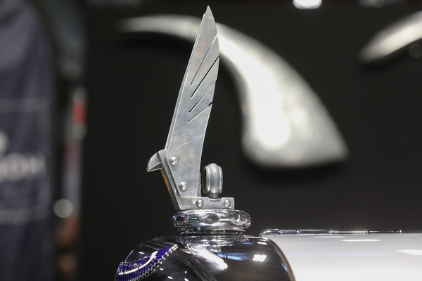 Avions Voisin C28 Aerosport (1935) - edle Kühlerfigur - Rétromobile Paris 2024