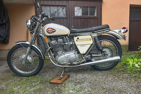 B.S.A. A75 Rocket 3 (1971) - als 09 an der Swiss Classic World Versteigerung 2026 der Oldtimer Galerie