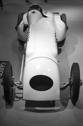 BABS Liberty V12 (1925) - damit über 270 km/h zu fahren verlangte nach einem waghalsigen Piloten, was John Godfrey Parry-Thoma natürlich auch war - an der Rétromobile Paris 2014