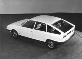 BMC 1100 Berlina Aerodinamica Pininfarina (1967) - eine hoch öffnende Heckklappe war beim Prototypen nicht vorgesehen