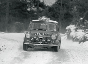 BMC Mini Cooper S (1967) - Aaltonen und Liddon siegen bei der Rallye Monte Carlo 1967