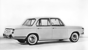 BMW 1500 (1962) - tiefe Gürtellinie, grosse Fensterflächen